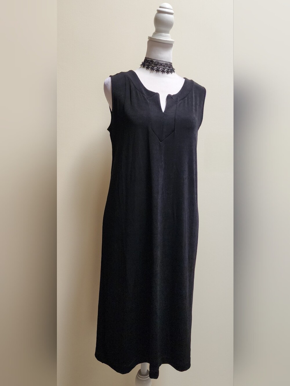 Chico's Black Sleeveless V-Notch Stretchy Shift Dress Chico's Size 0